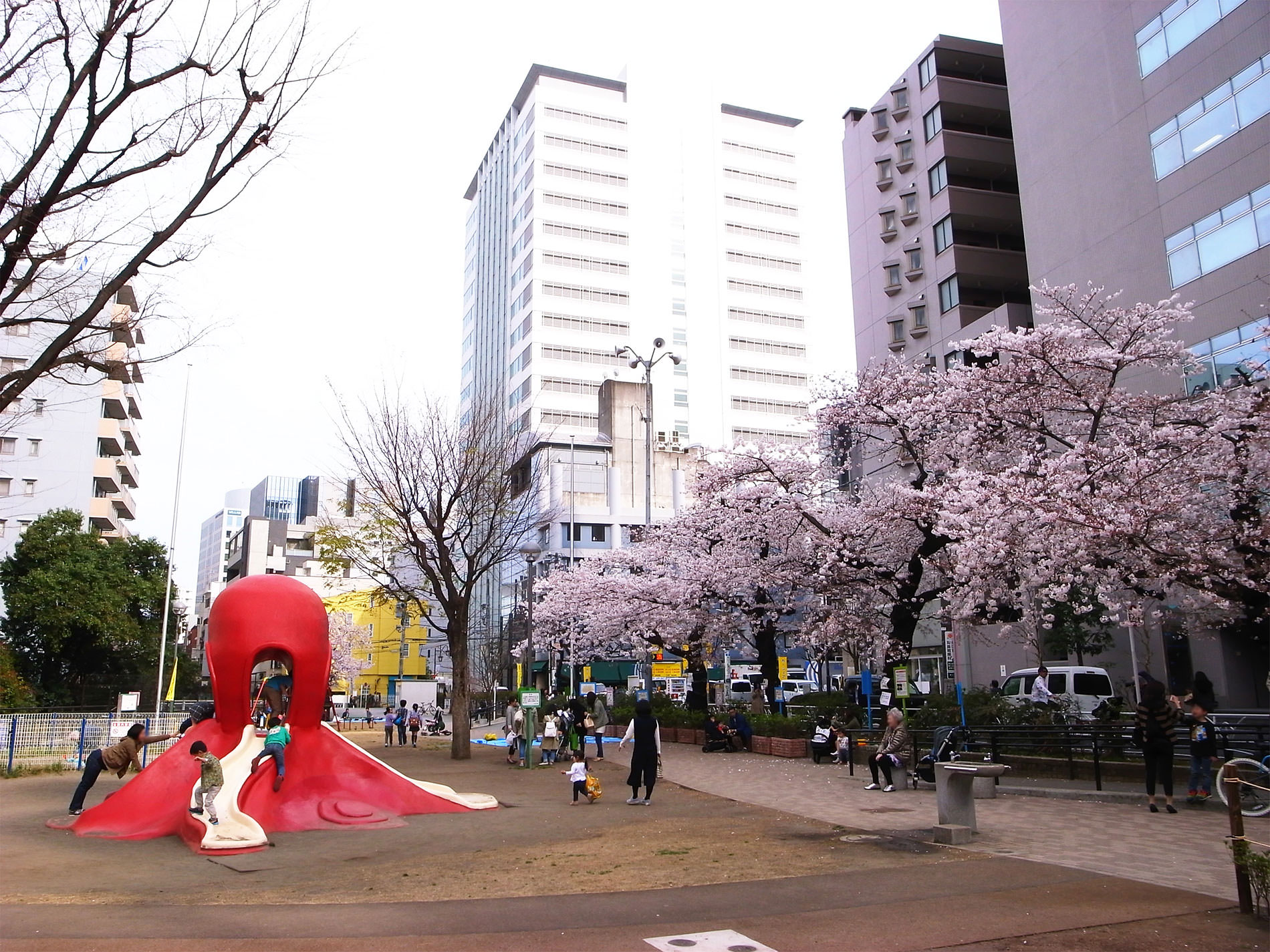 恵比寿たこ公園とミッドタウンのさくらたち | Ebisu tako-park and Tokyo MIDTOWN and cherry blossoms in 2016