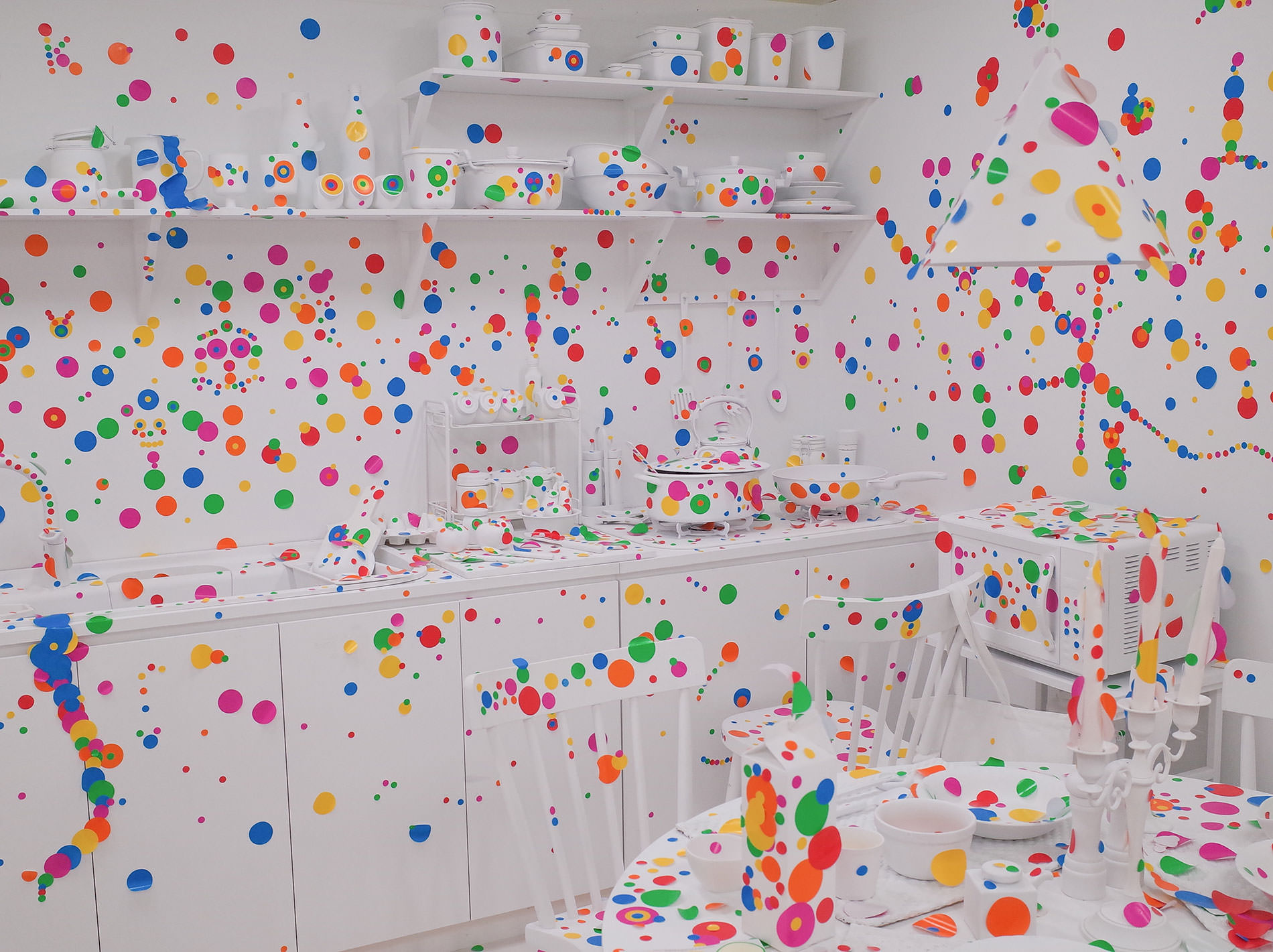 草間彌生 オブリタレーションルーム | パビリオン・トウキョウ2021 / The Obliteration room Tokyo 2021