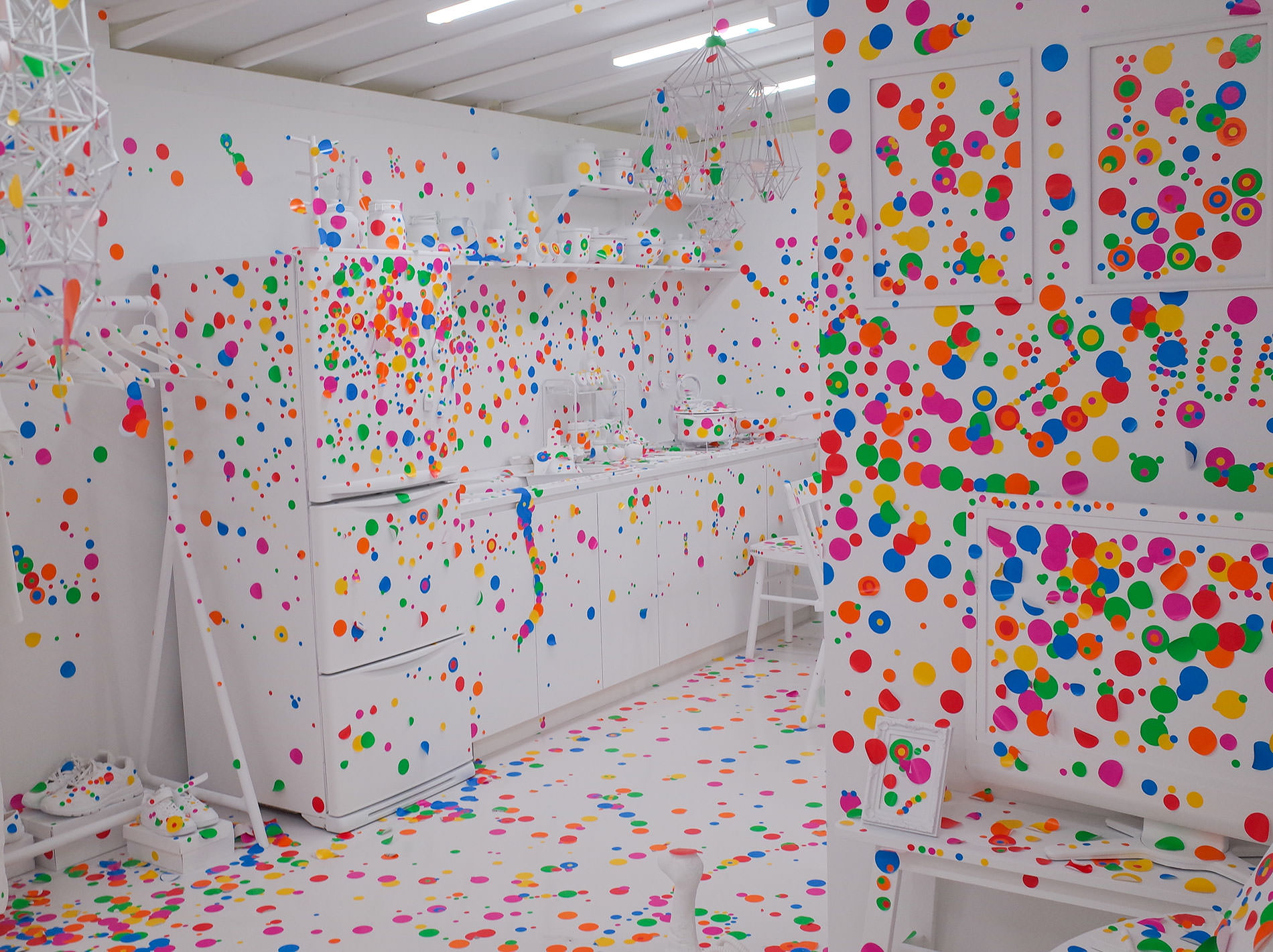草間彌生 オブリタレーションルーム | パビリオン・トウキョウ2021 / The Obliteration room Tokyo 2021