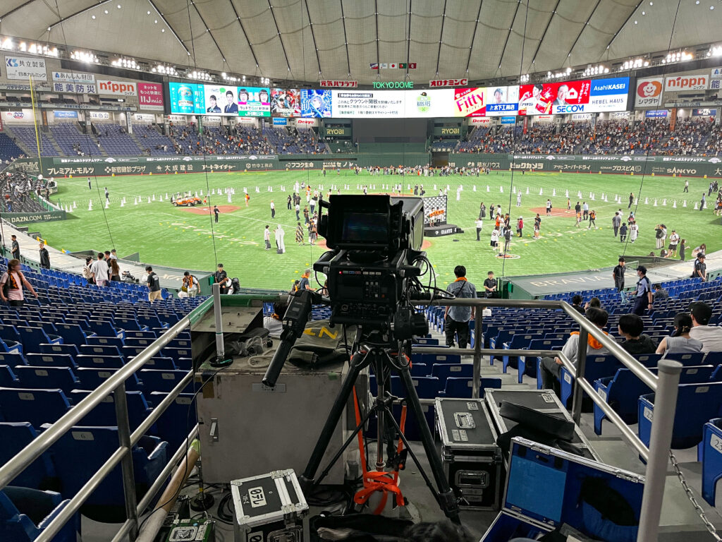 東京ドームで野球観戦とグランド開放 / Watch a baseball game at the Tokyo Dome and visit the field