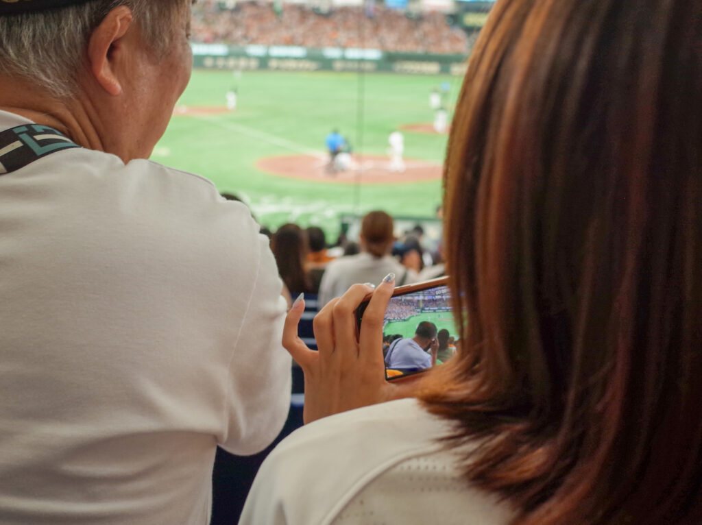 東京ドームで野球観戦とグランド開放 / Watch a baseball game at the Tokyo Dome and visit the field