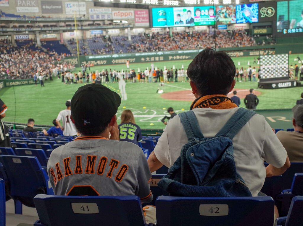 東京ドームで野球観戦とグランド開放 / Watch a baseball game at the Tokyo Dome and visit the field